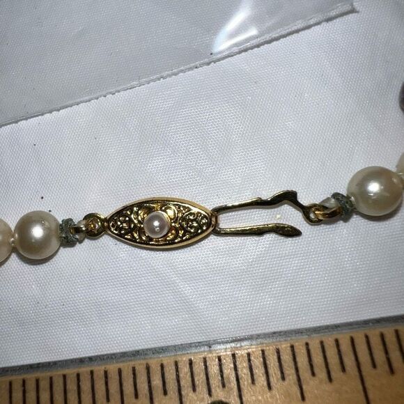Vintage Made in Japan Faux Pearl Necklace - Picture 6 of 6